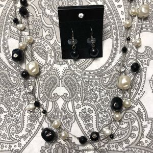 ⬇️ long beaded necklace with earrings